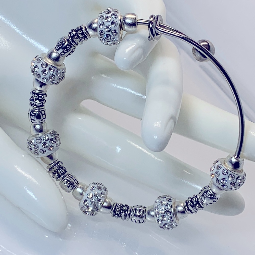 HANDCRAFTED SILVER BANGLE 6cm diameter